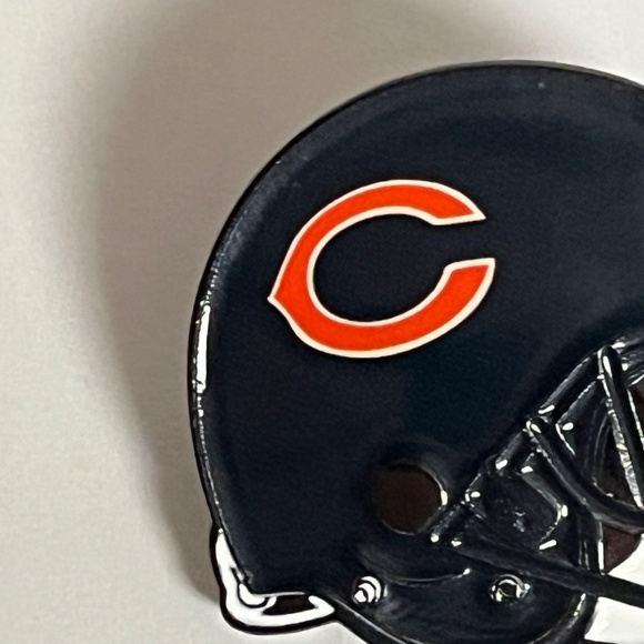 Chicago Bears Helmet Hat Pin Pins Streetwear Hats Bag Football Fitted New Era - Picture 2 of 8